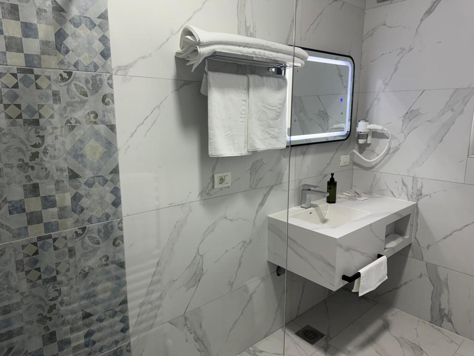 Hotel Le Manoir Gostivar Buitenkant foto