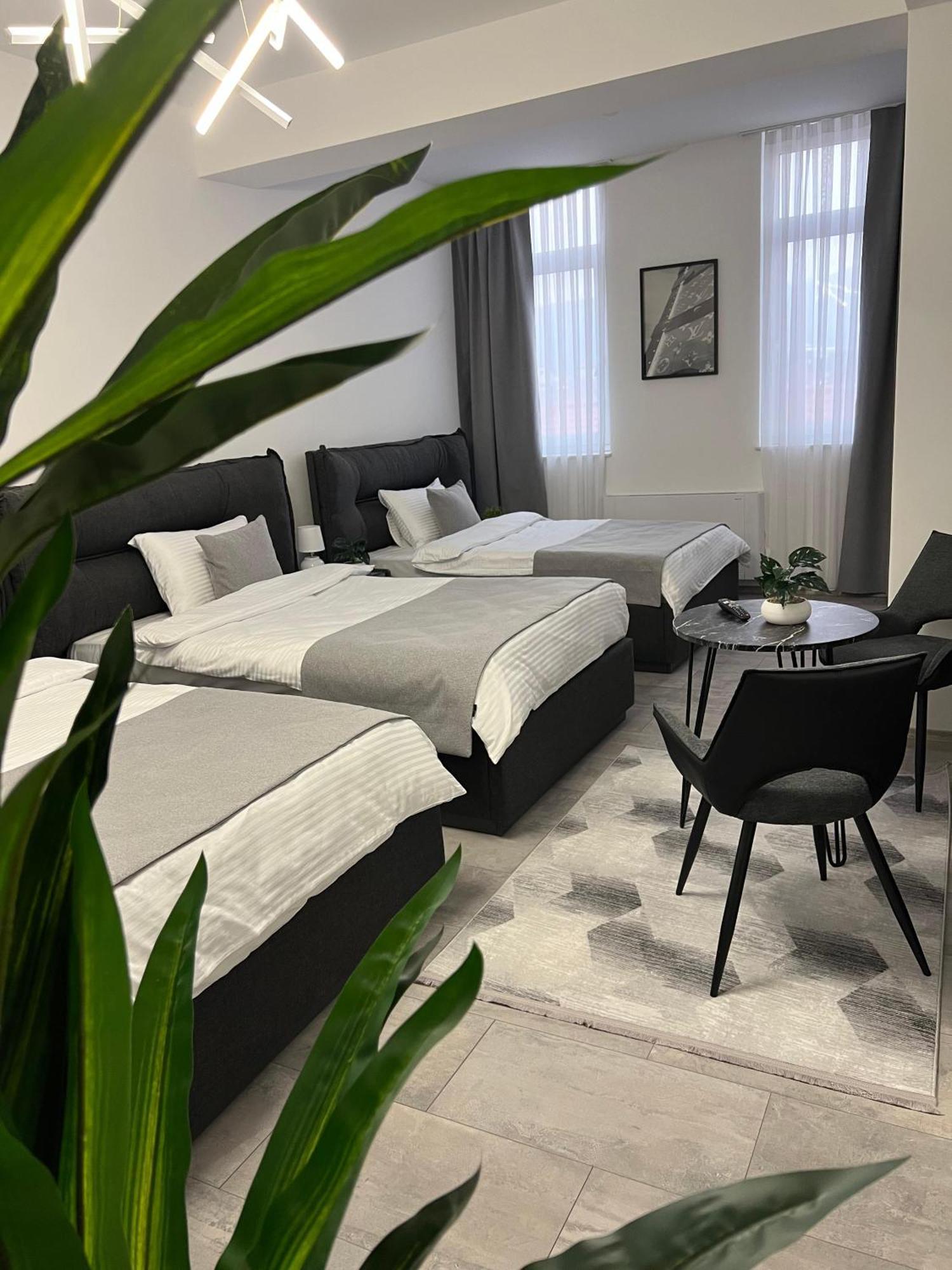 Hotel Le Manoir Gostivar Buitenkant foto