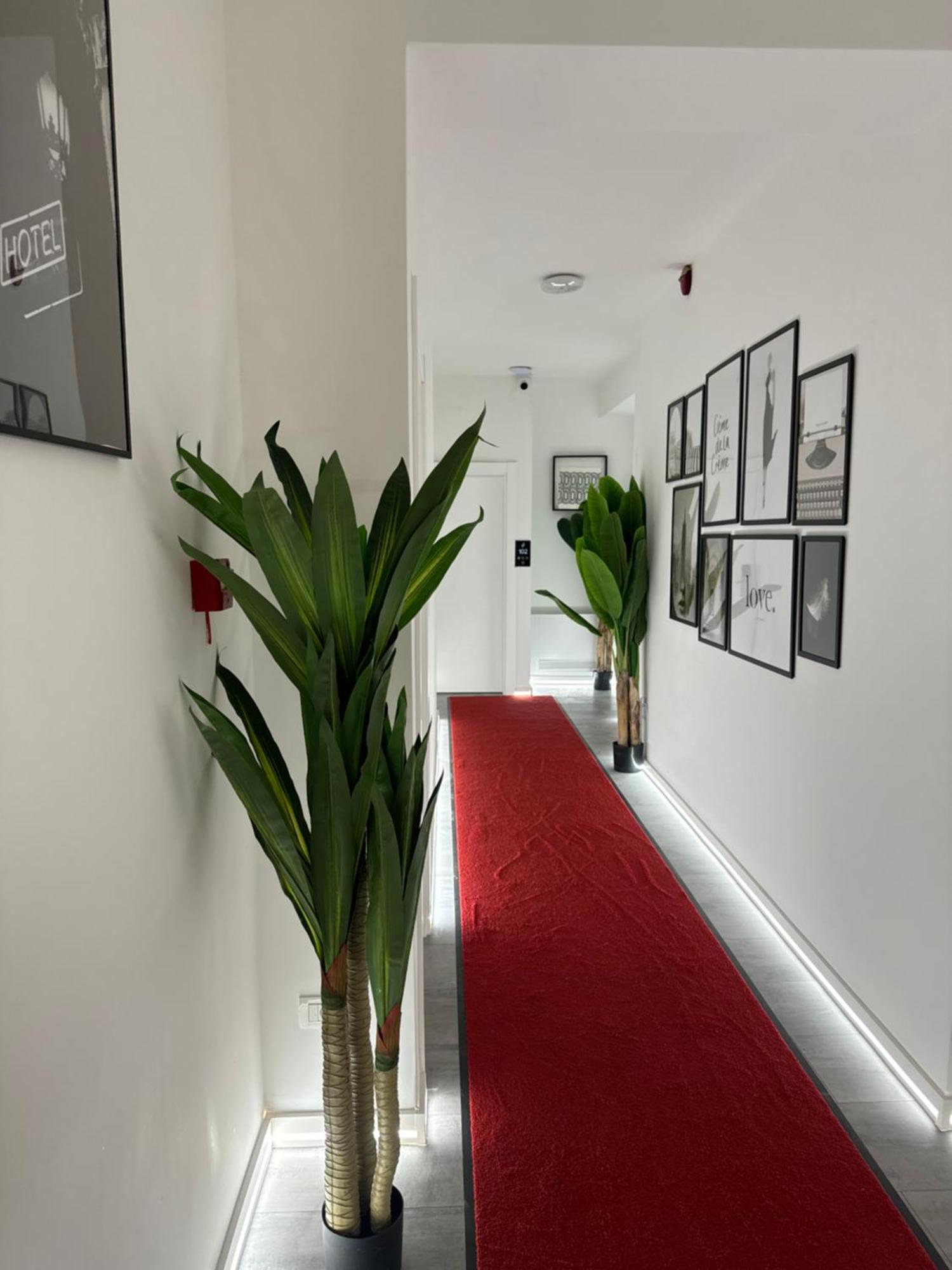 Hotel Le Manoir Gostivar Buitenkant foto